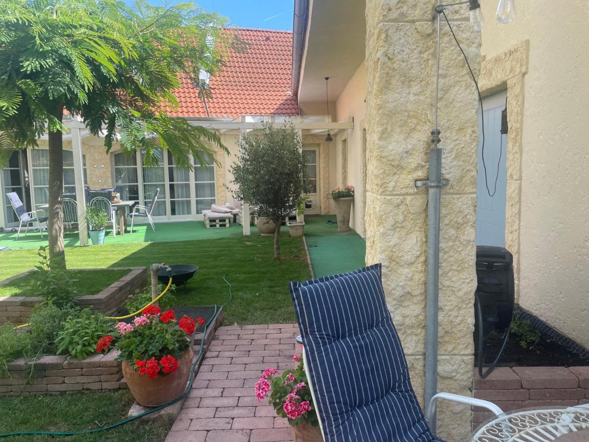 Komárno Monpe Apartmanik S Atmosferou מראה חיצוני תמונה