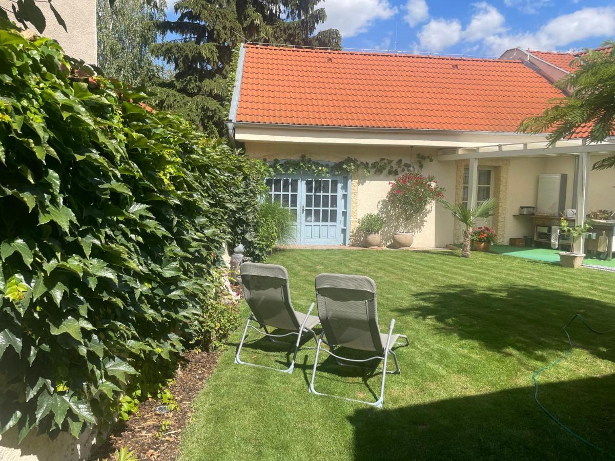 Komárno Monpe Apartmanik S Atmosferou מראה חיצוני תמונה