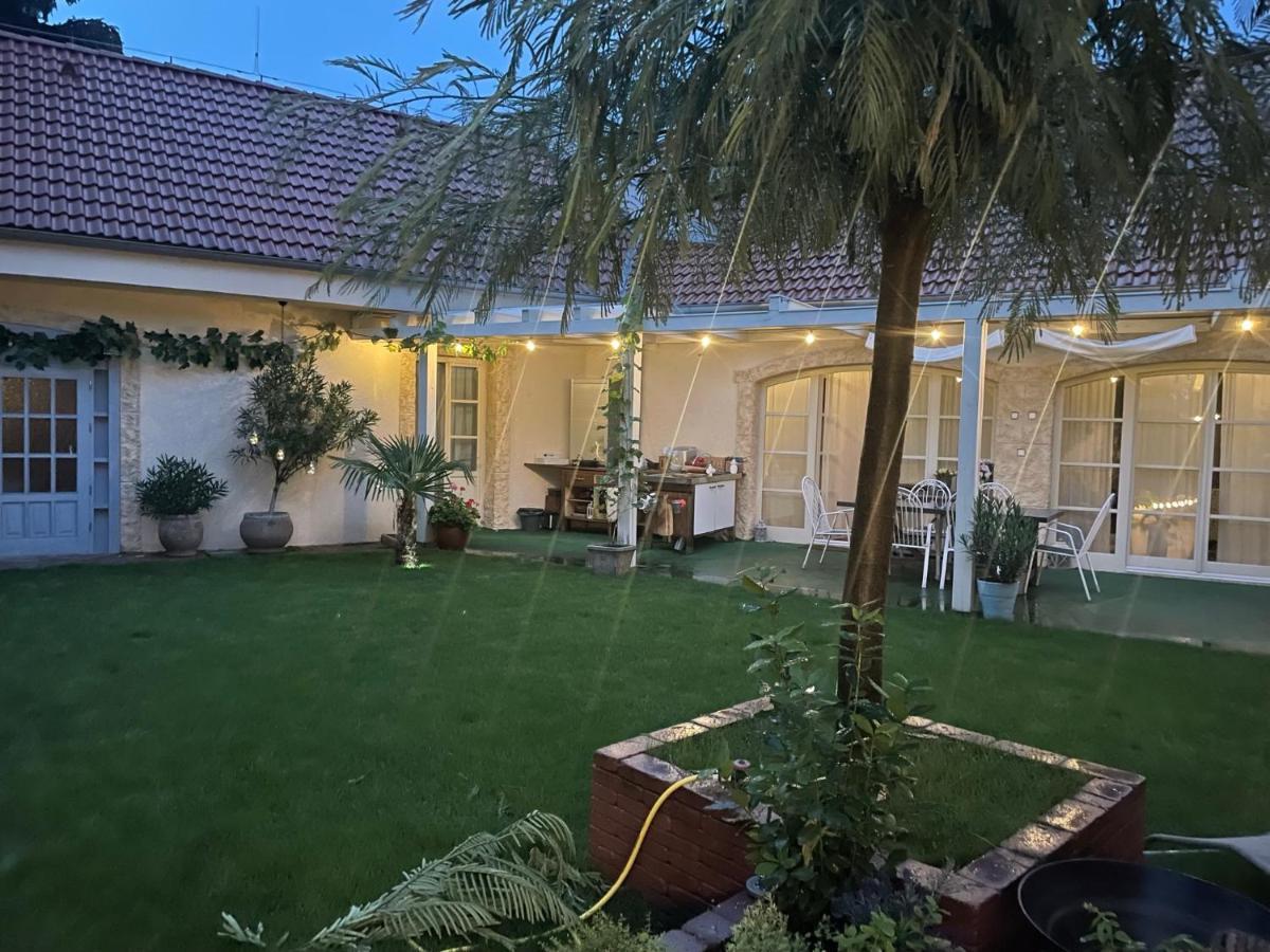 Komárno Monpe Apartmanik S Atmosferou מראה חיצוני תמונה